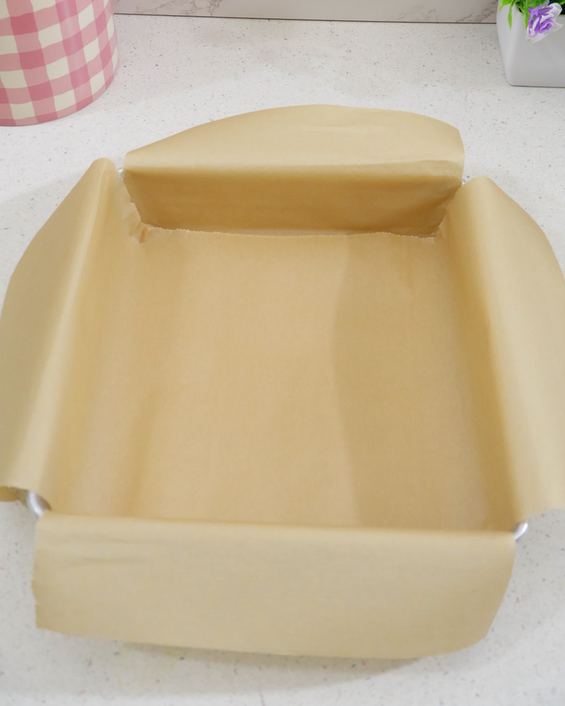 Baking pan lined with parchment paper