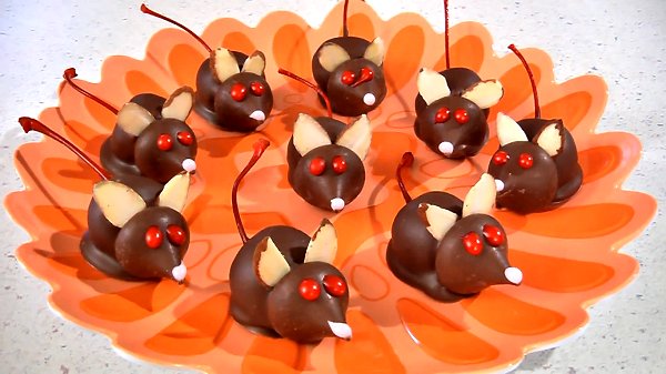 Halloween Chocolate Mice