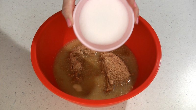 Add graham cracker crumbs, butter and sugar