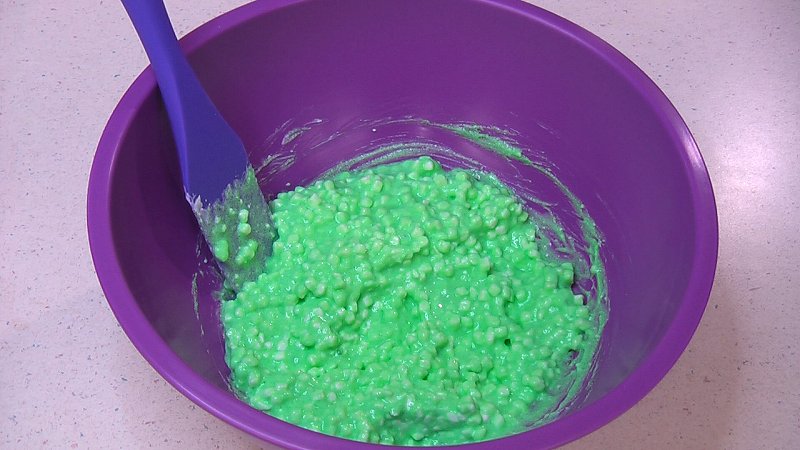 Combine cottage cheese and dry lime Jell-O mix until well combined