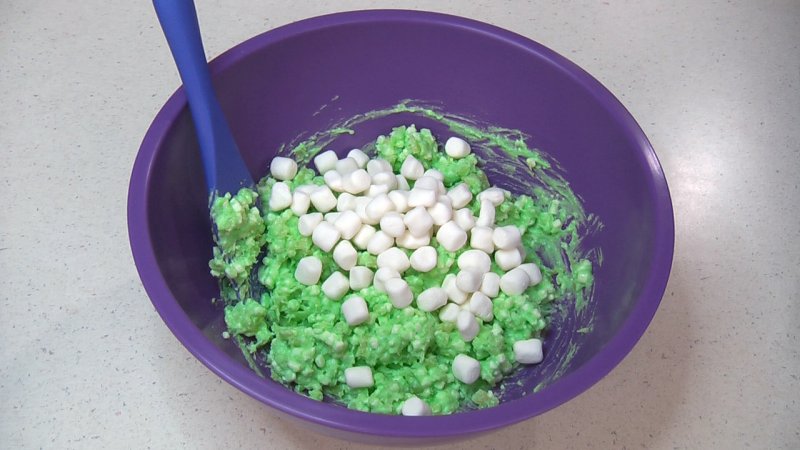 Add mini marshmallows and stir until combined