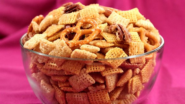 Maple Pecan Party Mix