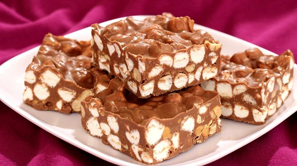 Peanut Butter Rocky Road Fudge