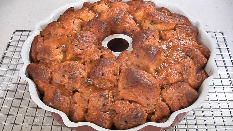 Remove from oven and let cool on a wire rack for 15-20 minutes.