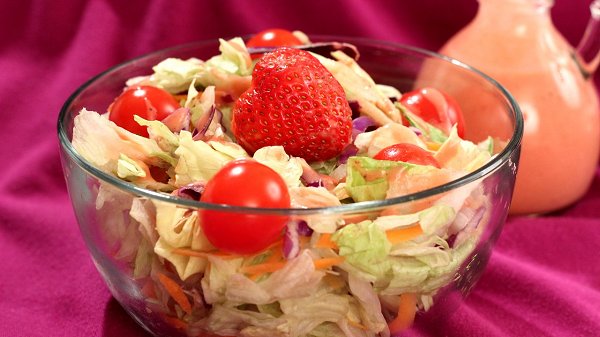 Quick and Easy Strawberry Vinaigrette