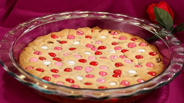 Valentine Cookie Pie