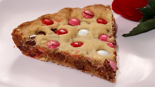 Valentine Cookie Pie